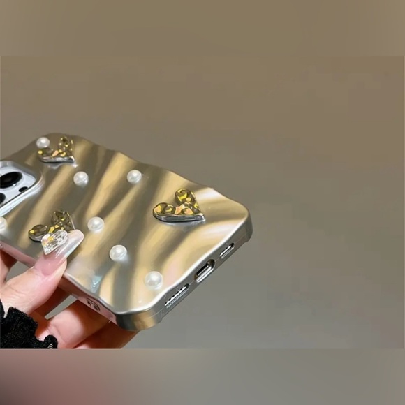 iPhone 15 Pro case sliver heart elegant ✨✨✨ - Picture 3 of 3